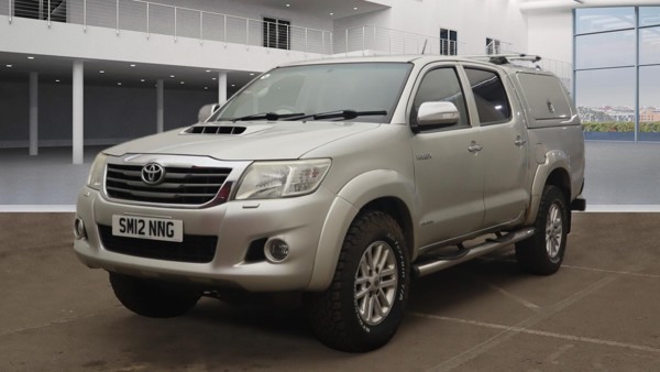 TOYOTA Hilux